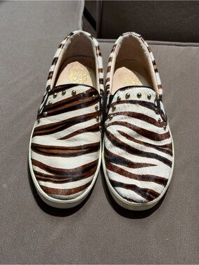 Vince Camuto Zebra Slip On Sneakers Size 7